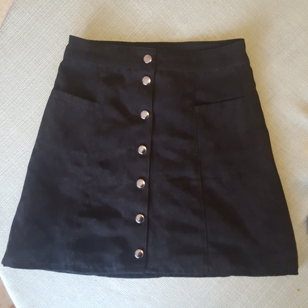 🔥SALE🔥H&M Black Suede Skirt